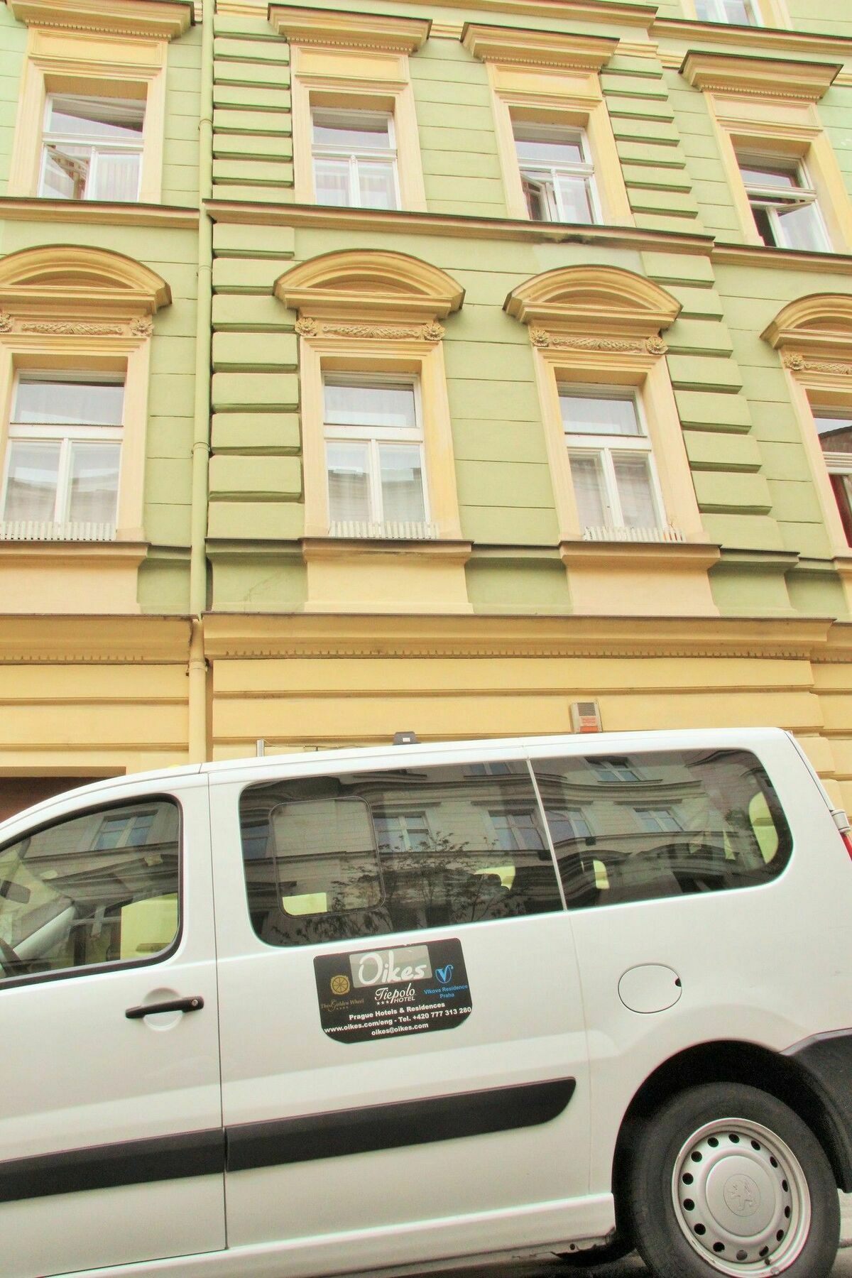 Vlkova Palace Prague Exterior photo